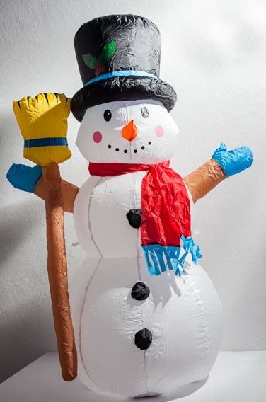 muñeco de nieve con escoba 120 cms modelo: WS-301318 